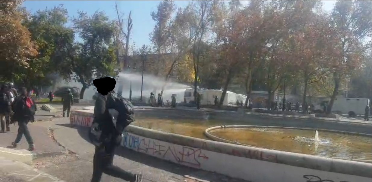 Fuerza de Control de Orden Público reprimen a estudiantes que manifiestan en Alameda con Cumming para exigir condiciones dignas
