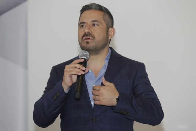 Adán Domínguez rechaza entrega de plazas a familiares o conocidos