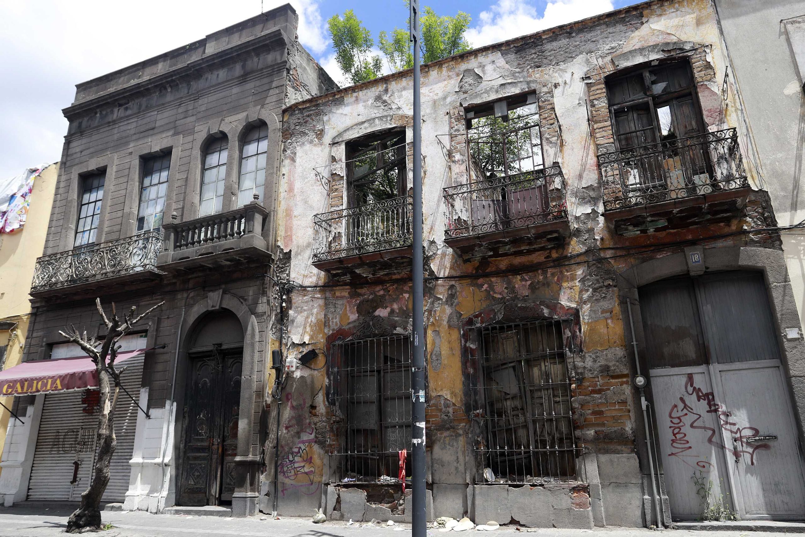 Puebla perdería título de Patrimonio Cultural por 2 mil 619 inmuebles en ruinas
