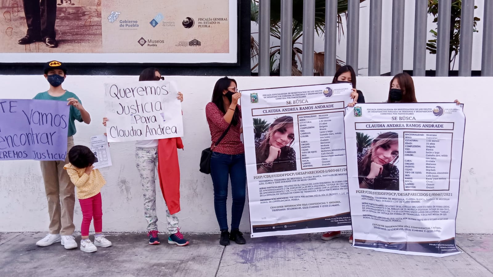 Marchan y exigen localización de Claudia Andrea Ramos Andrade; denuncian omisiones de Fiscalía 
