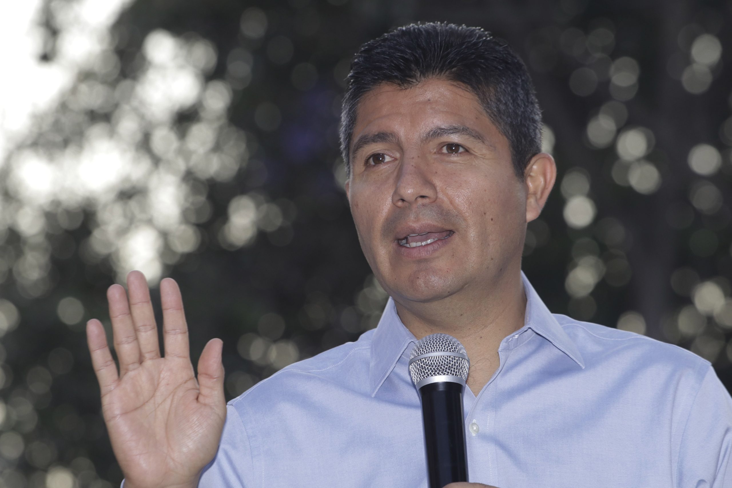 Eduardo Rivera niega aumento de sueldo; Cabildo lo aprobó, defiende