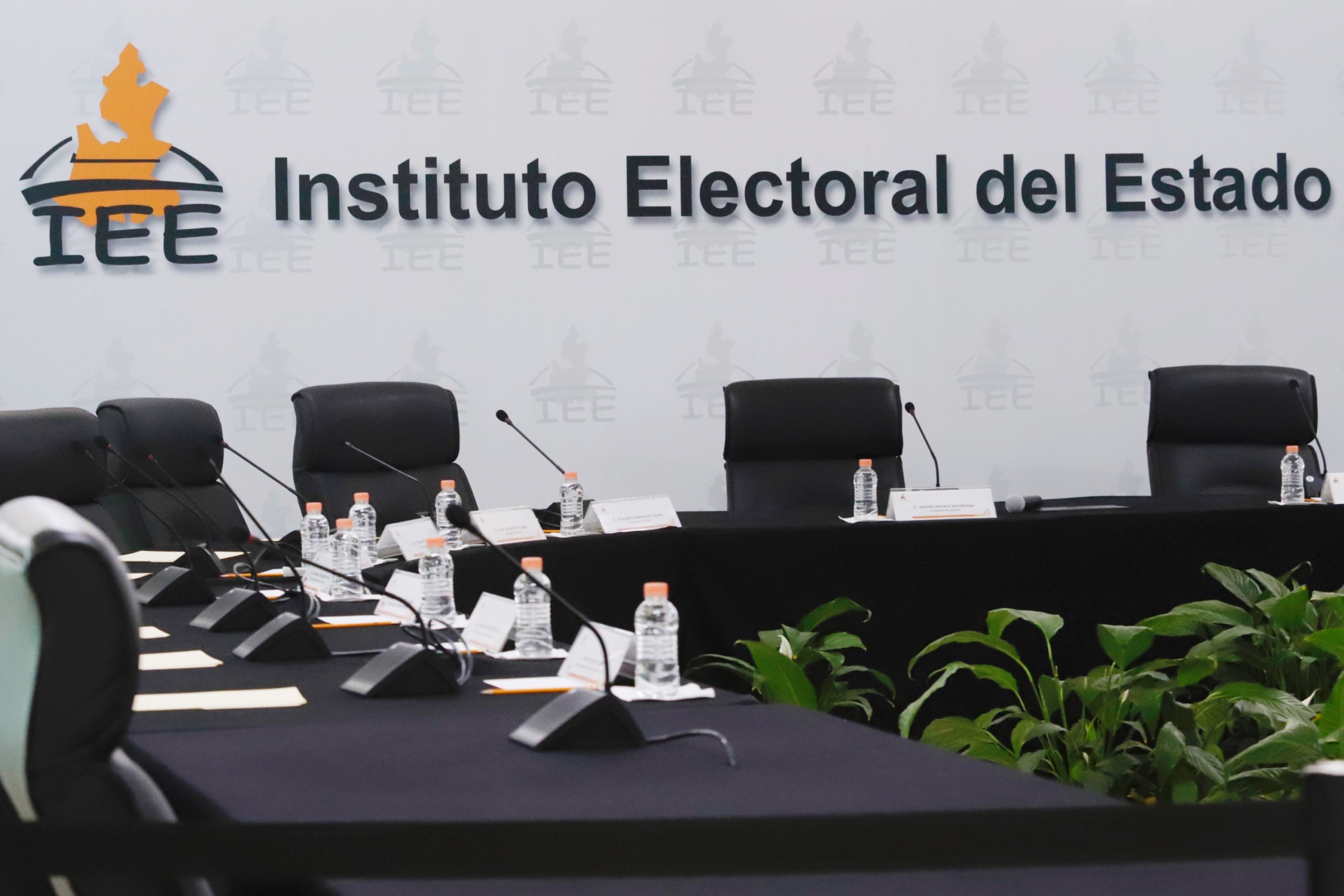 IEE descarta inversión de aspirantes morenistas poblanos en anuncios