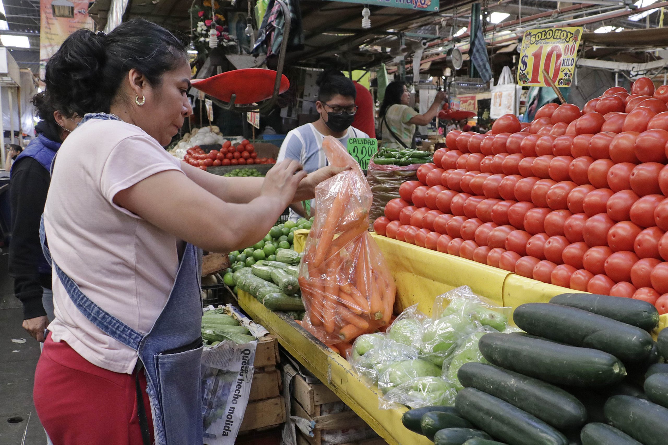Analistas privados rebajan pronóstico del PIB a 1.8% en México en 2022