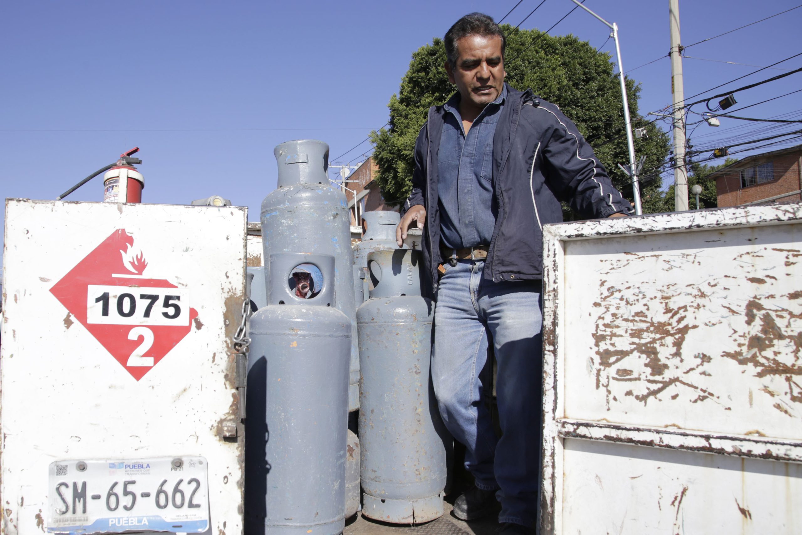 Baja el precio del gas LP en Puebla capital; 465 pesos por tanque
