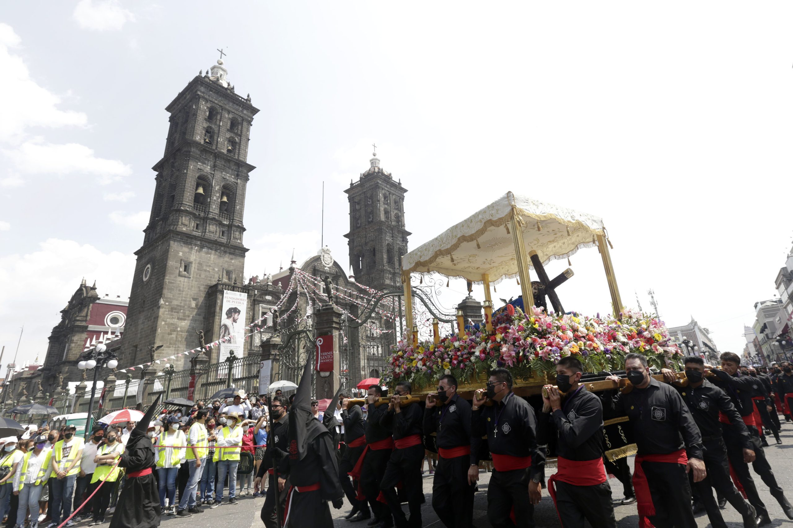 ¿Irás al Viacrucis en Puebla?, checa horarios y cierres viales