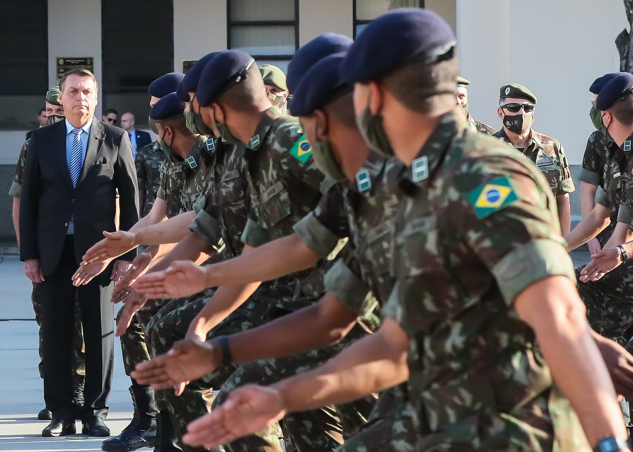 Viagra, penes inflables y más: los polémicos gastos del Ejército de Brasil en la gestión de Bolsonaro