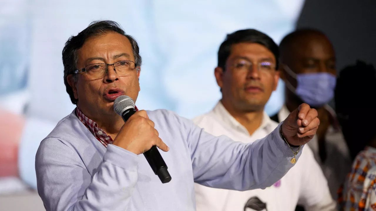 Gustavo Petro: «El uribismo le hizo perder soberanía» a Colombia
