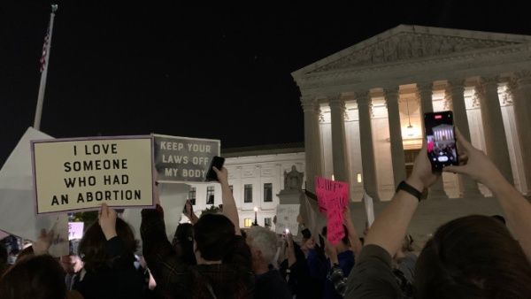 Protestan en EE.UU. ante la posible ilegalización del aborto