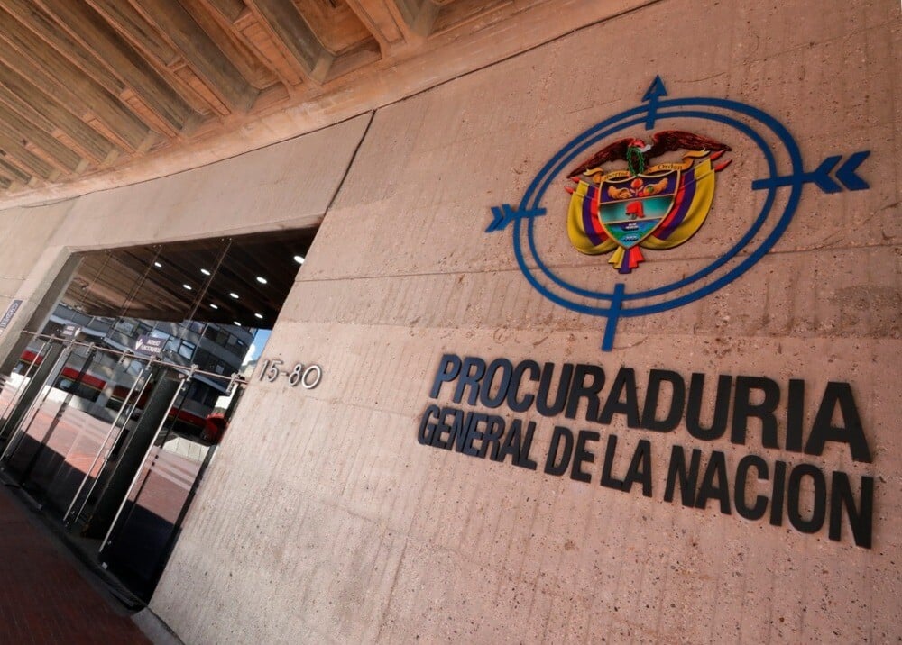 Suspenden temporalmente a dos alcaldes colombianos por apoyar a candidato derechista