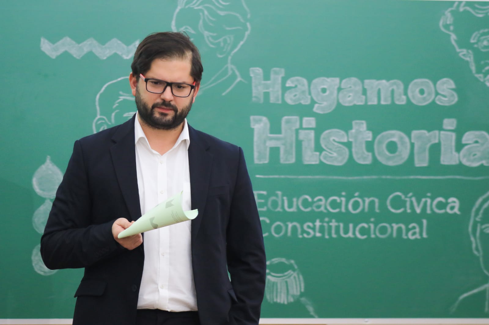 #HagamosHistoria: En el Día de los Patrimonios Boric lanza campaña de educación cívica constitucional de cara al plebiscito de septiembre