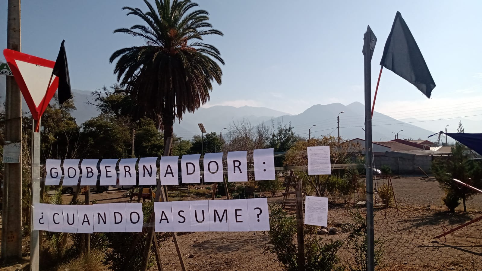 Movimientos sociales y medioambientales entregan carta al gobernador Rodrigo Mundaca: Piden impulso a la democracia participativa y tener mayor injerencia en toma de decisiones