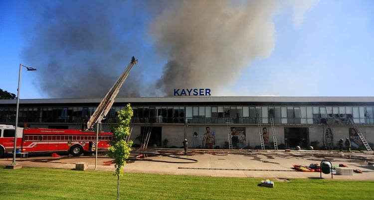 Senadora Campillai y familiares de las víctimas del incendio en las ex bodegas Kayser pedirán declarar el recinto como Sitio de Memoria Chile