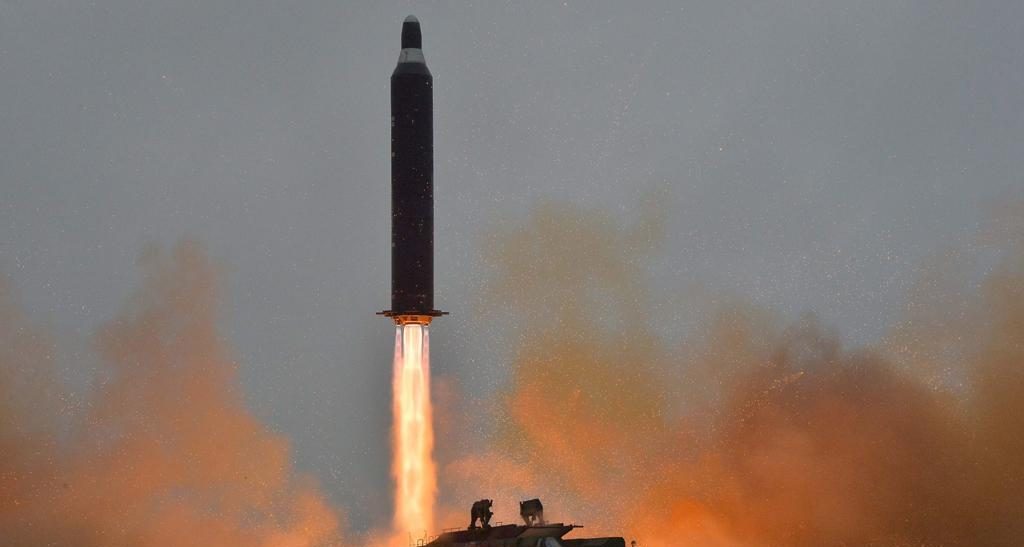 Disparan tres misiles balísticos en Corea del Norte; informan sobre primer contagio de covid-19
