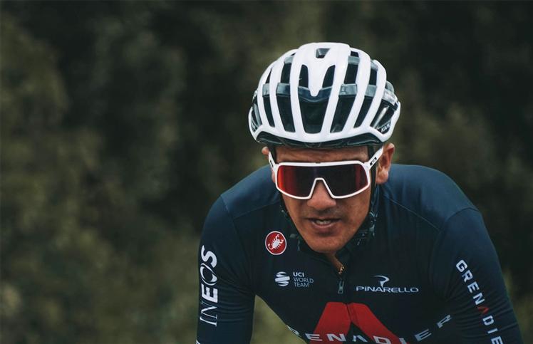 Ecuatoriano Carapaz podría asaltar el podio del Giro italiano