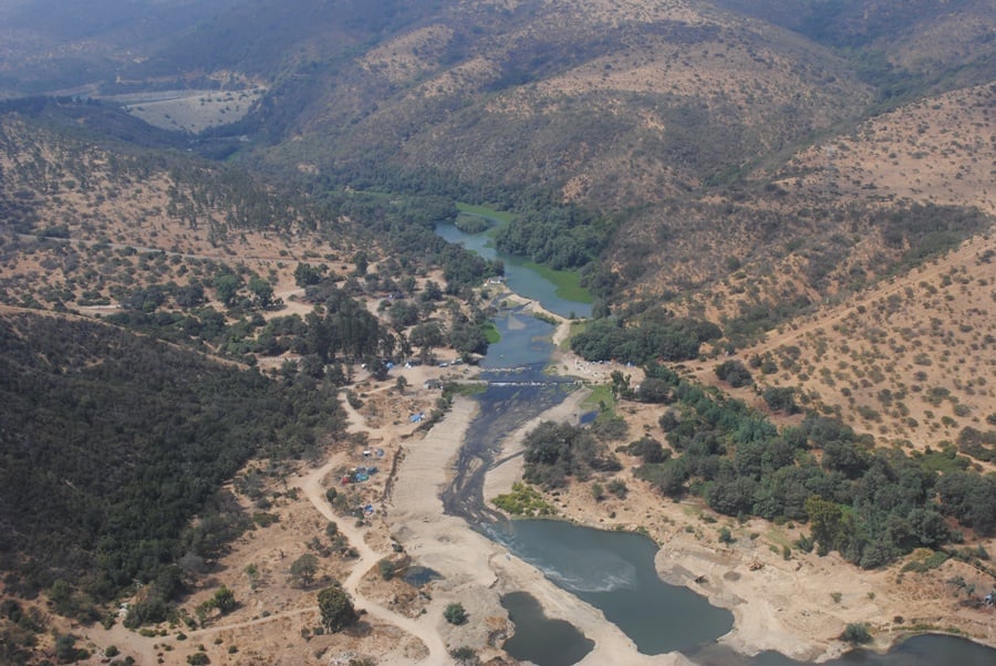 Grave: Denuncian que cientos de camiones están sacando agua del Río Aconcagua y la DGA no los fiscaliza