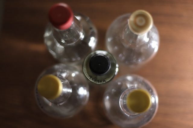 Legislativo poblano recibe iniciativa para regular venta de alcohol