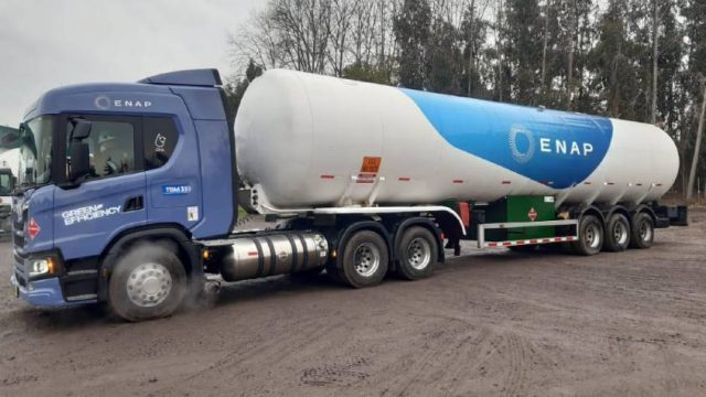ENAP paraliza operaciones logísticas y distribución al sur del país por bloqueo en refinería Bío Bío: Fenatrasub acusa intento de criminalizar legítima movilización de trabajadores