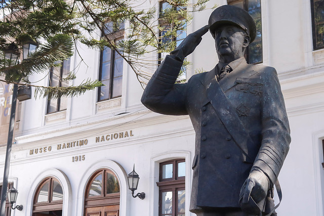 Corte notifica recurso y requiere informe a la Armada y a ministras de Defensa y Justicia por no remover estatua del golpista Toribio Merino