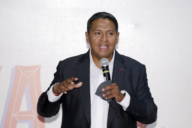 Leobardo Rodríguez califica de absurdo el tiempo de estacionamiento con parquímetros