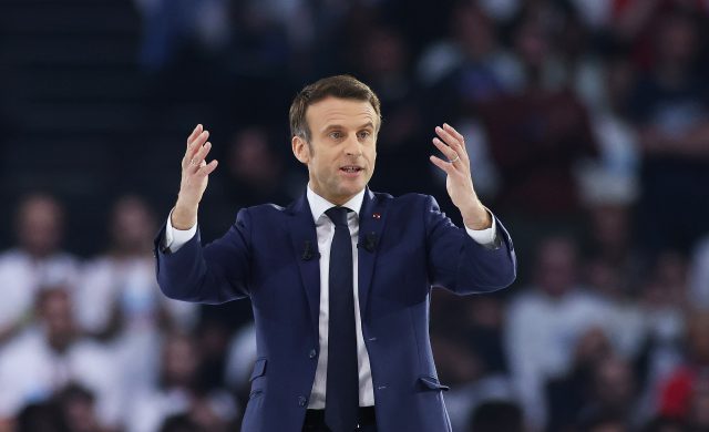 Gobierno de Macron ofrece continuidad y renovación; nombra a ministros
