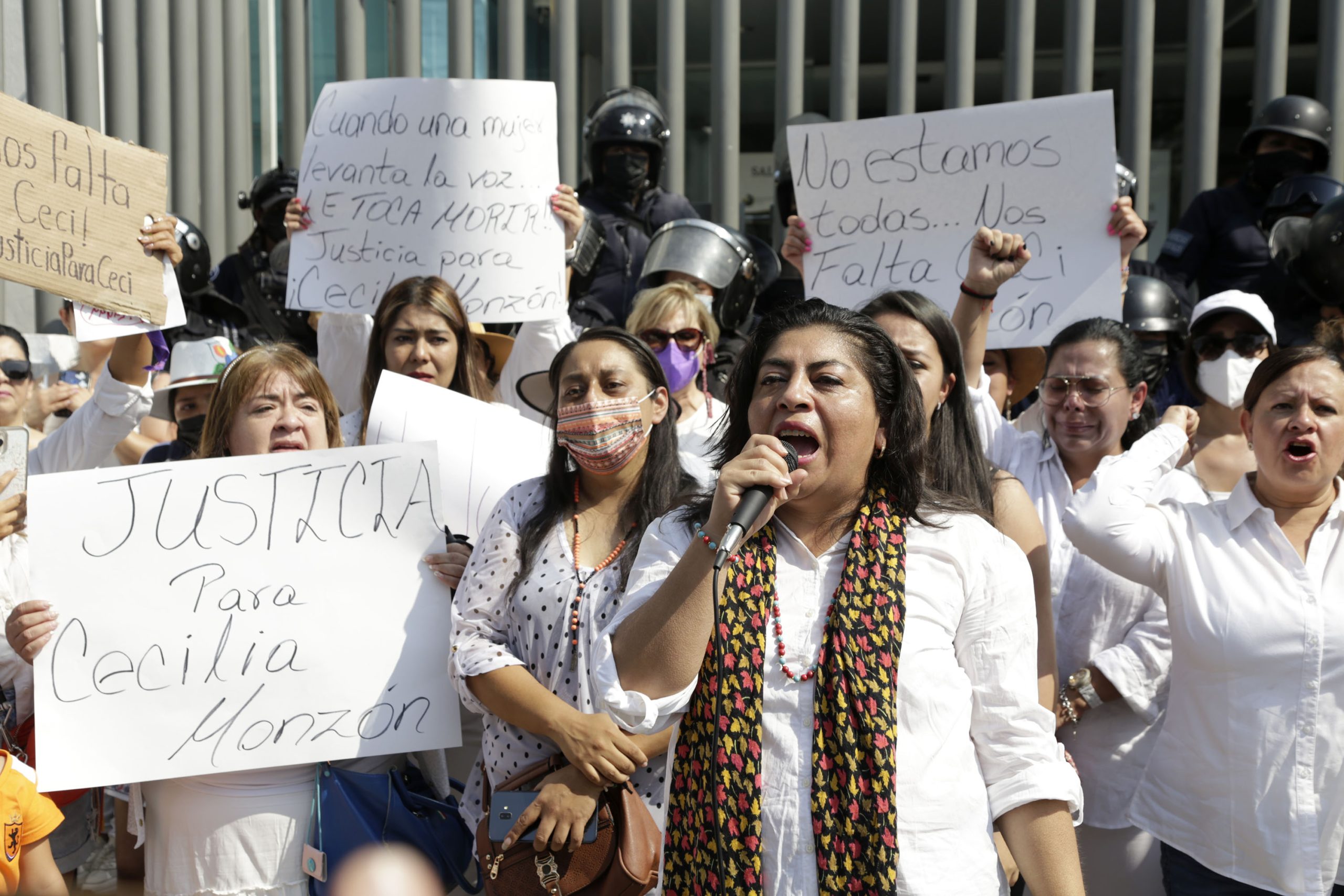 Mujeres alzan la voz tras asesinato de abogada feminista