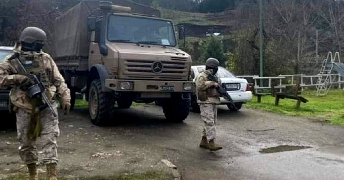 PDI llega a base naval de Talcahuano para detener a dos infantes de marina por crimen de comunero mapuche Yordan Llempi