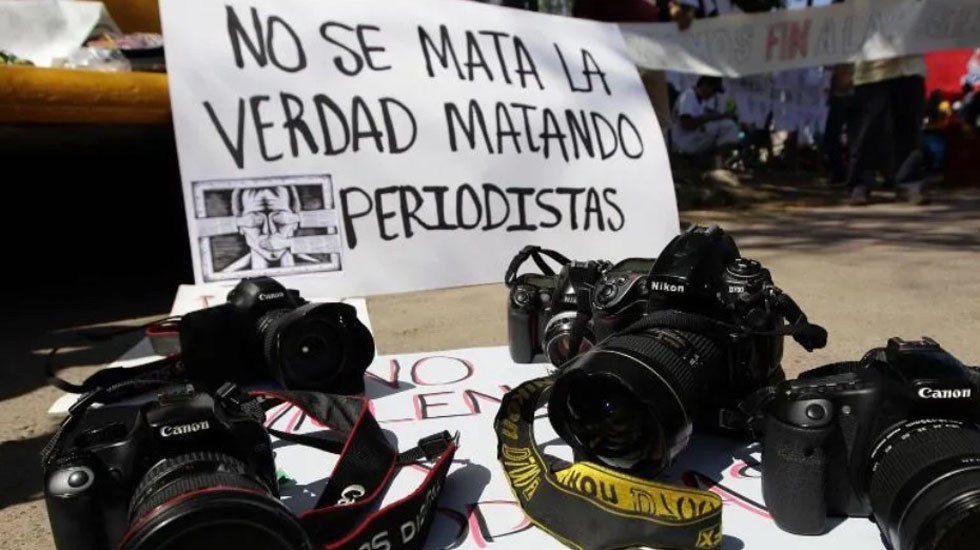 Cámaras fotográficas, no se mata a periodistas