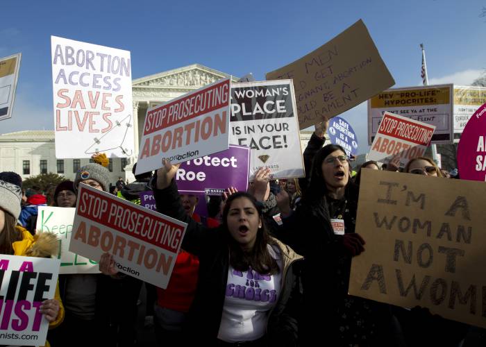 Tribunal de EU podría invalidar el derecho al aborto