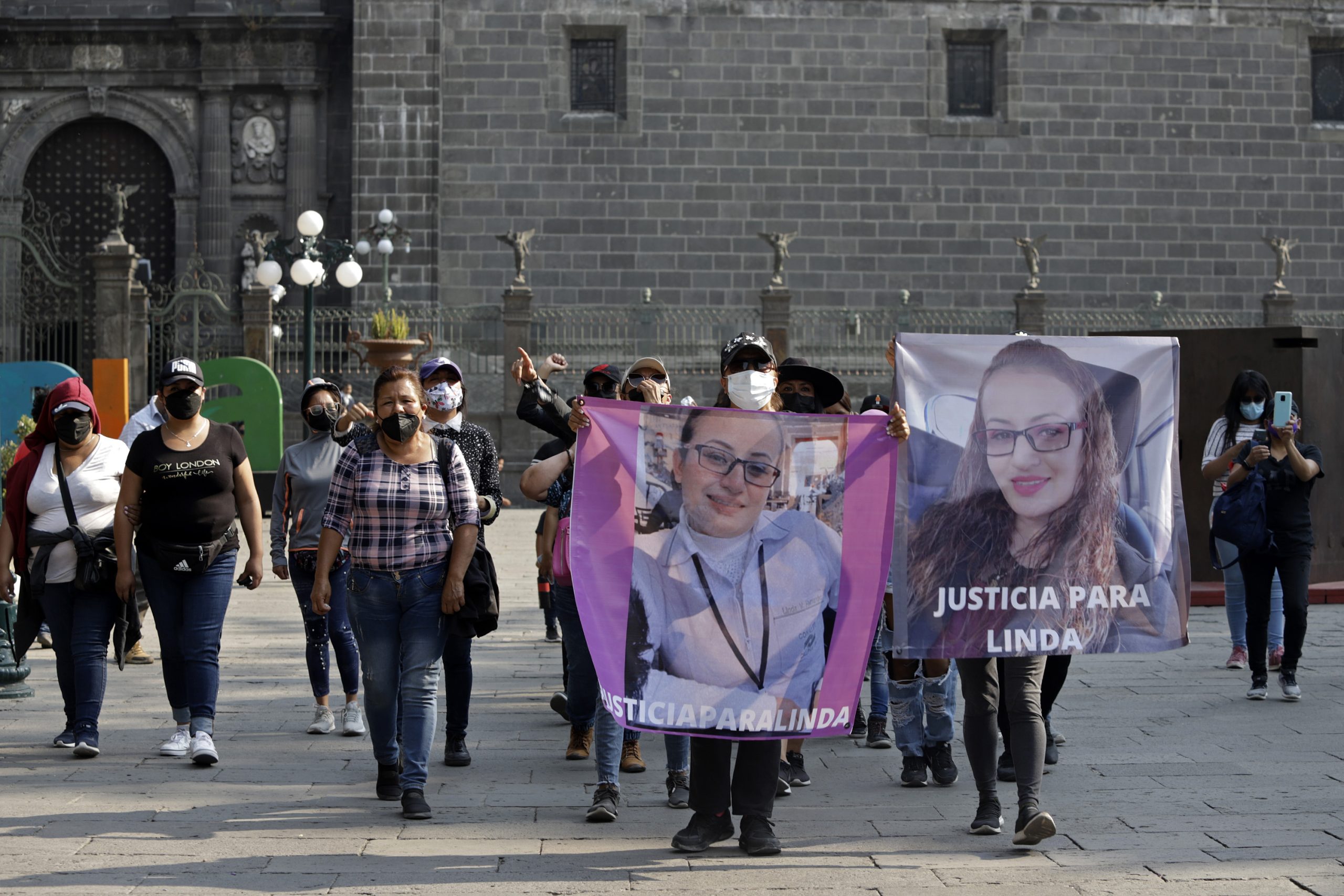 Familiares de Linda protestan en zócalo por anomalías en investigación de su feminicidio