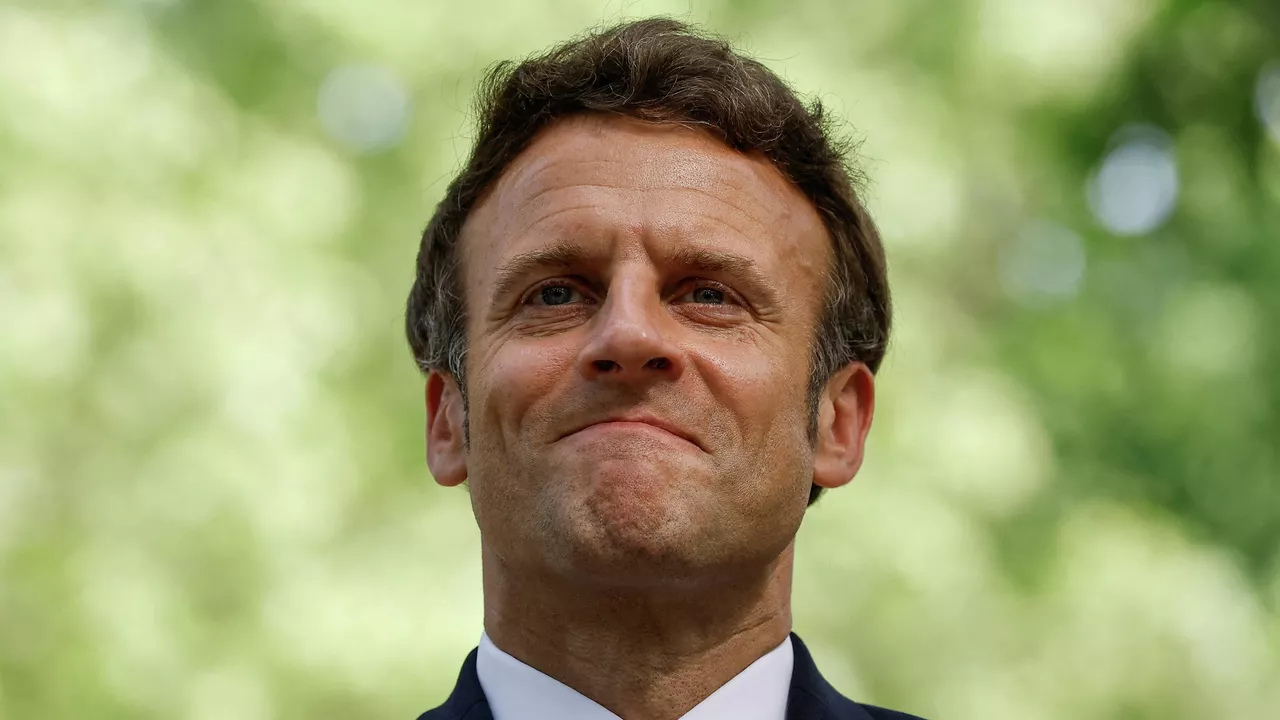 Exmilitar francés, Adrien Bocquet: «Creo que Macron empieza a darse cuenta de que las armas francesas y la munición francesa están cayendo en manos de los neonazis»