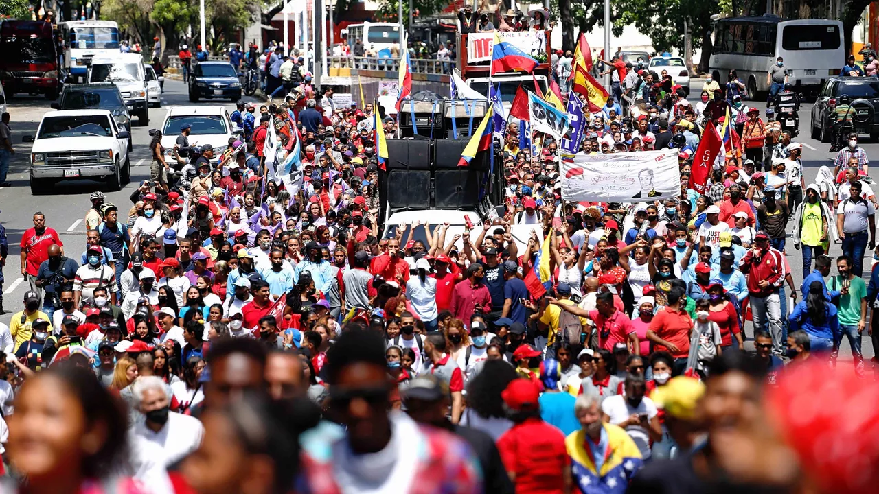 Venezolanos marcharon el 1 de mayo expectantes por anunciada recuperación económica