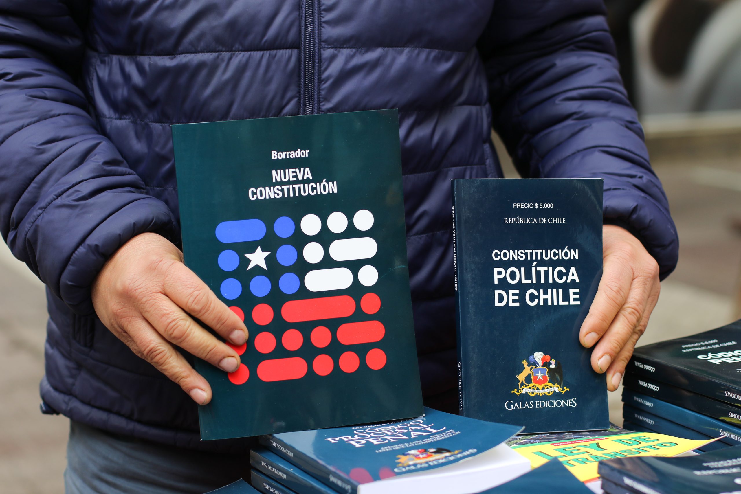 Economistas internacionales destacaron propuesta de Constitución chilena: «El mundo tiene mucho que aprender de los procesos ejemplares de la Convención y el visionario producto que se votará»