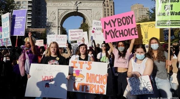 Siguen las protestas en EE. UU. tras el fallo que revocó el derecho constitucional al aborto