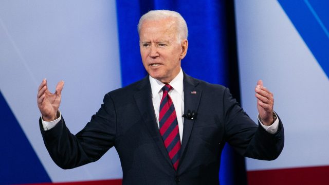 Biden vuelve a culpar a Putin por la subida de precios en Estados Unidos