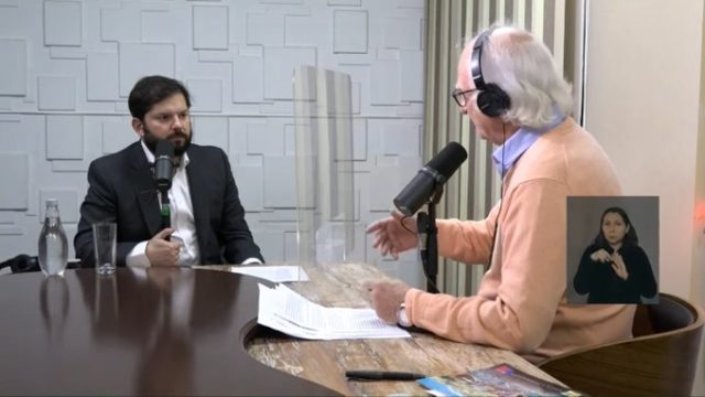 Gabriel Boric desmiente nuevo fake news sobre la nueva Constitución e invita «a todo el mundo a leer el texto del borrador»