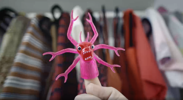 «El Monstruo en nuestro closet»: Documental muestra proceso de la industria textil, el plástico que usa y la huella que deja