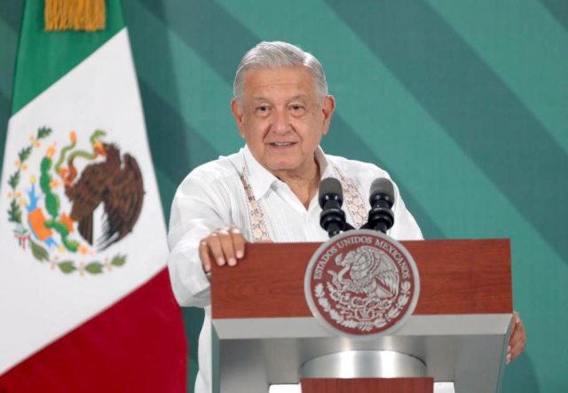 Mucho ayuda el que no estorba, aclara AMLO sobre el bloqueo de la oposición