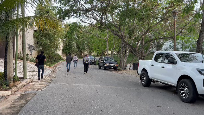 Mientras define su futuro en el PRI; autoridades «visitan» casa de Alito Moreno en Campeche