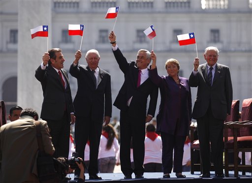 Mesa de la Convención decide invitar a expresidentes a entrega del borrador final de la nueva Constitución