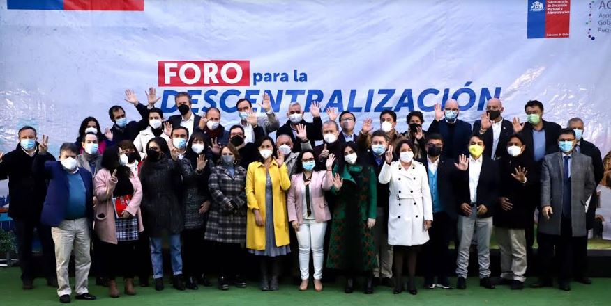 Ministro Valenzuela tras ‘Foro para la Descentralización’: “Hubo un acuerdo estratégico de que éste sea el primer gobierno ecologista y descentralizador profundo de la historia de Chile