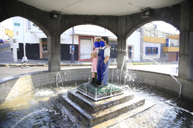 Fuente de los muñecos