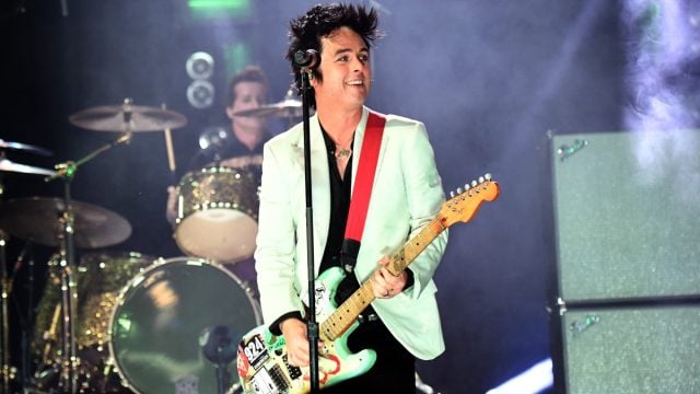 Vocalista de Green Day renunciará a ciudadanía estadounidense por revés al aborto