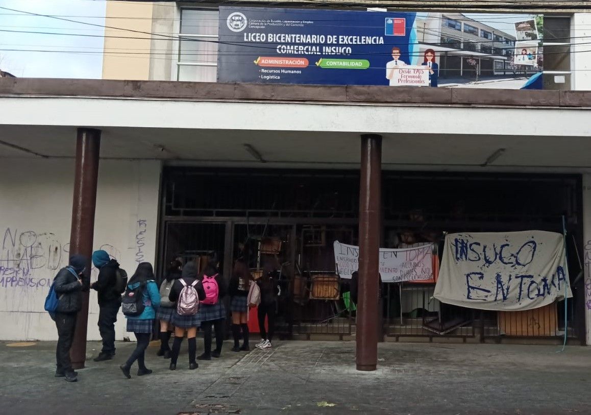 Fallas de infraestructura y acusación de abuso sexual contra inspector habrían gatillado toma del liceo Insuco de Concepción