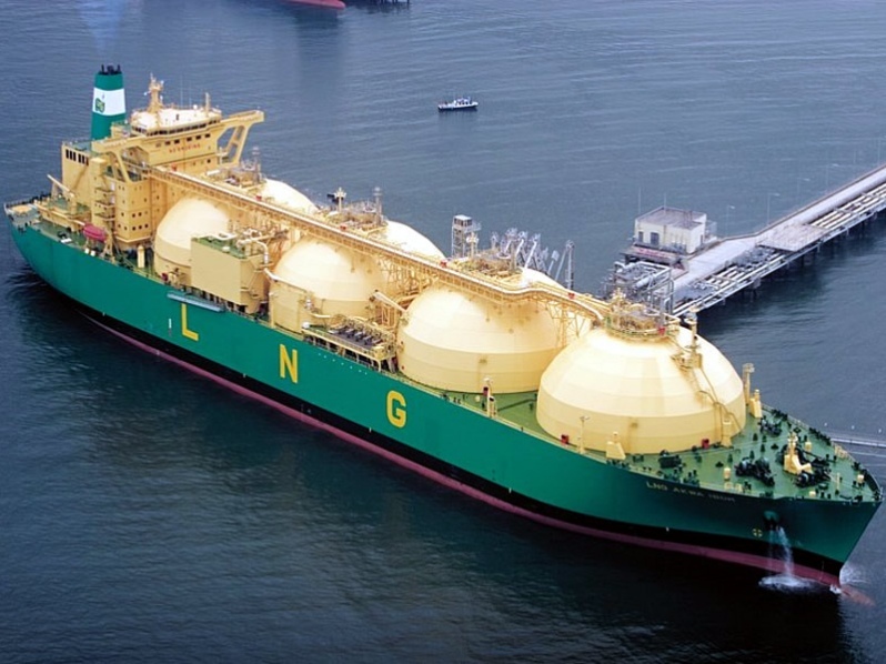Barco con iniciales de proyecto Andes LNG