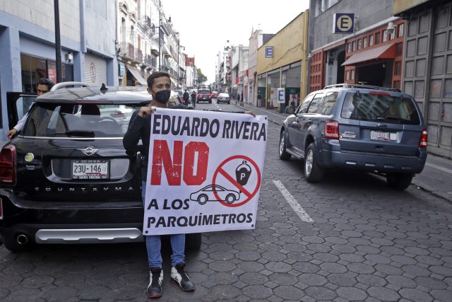 Vecinos de El Carmen aún no aceptan parquímetros ni con reunión con Ayuntamiento