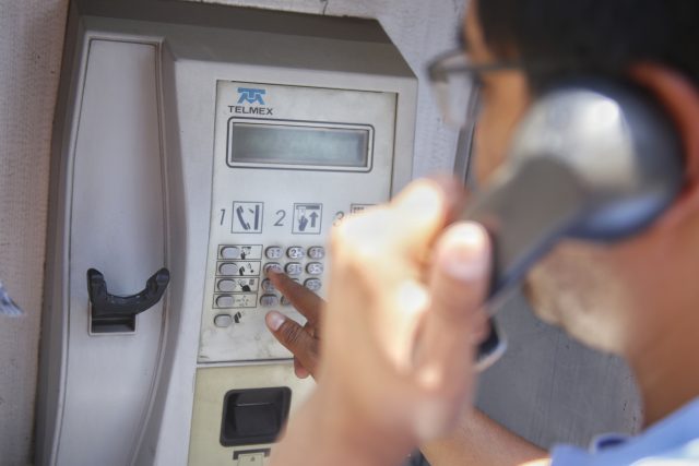 ¿Son útiles los teléfonos públicos?, ciudadanos en Puebla opinan