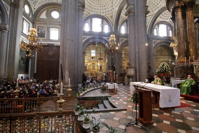Arzobispo de Puebla llama a dejar egoísmo y buscar la verdadera felicidad