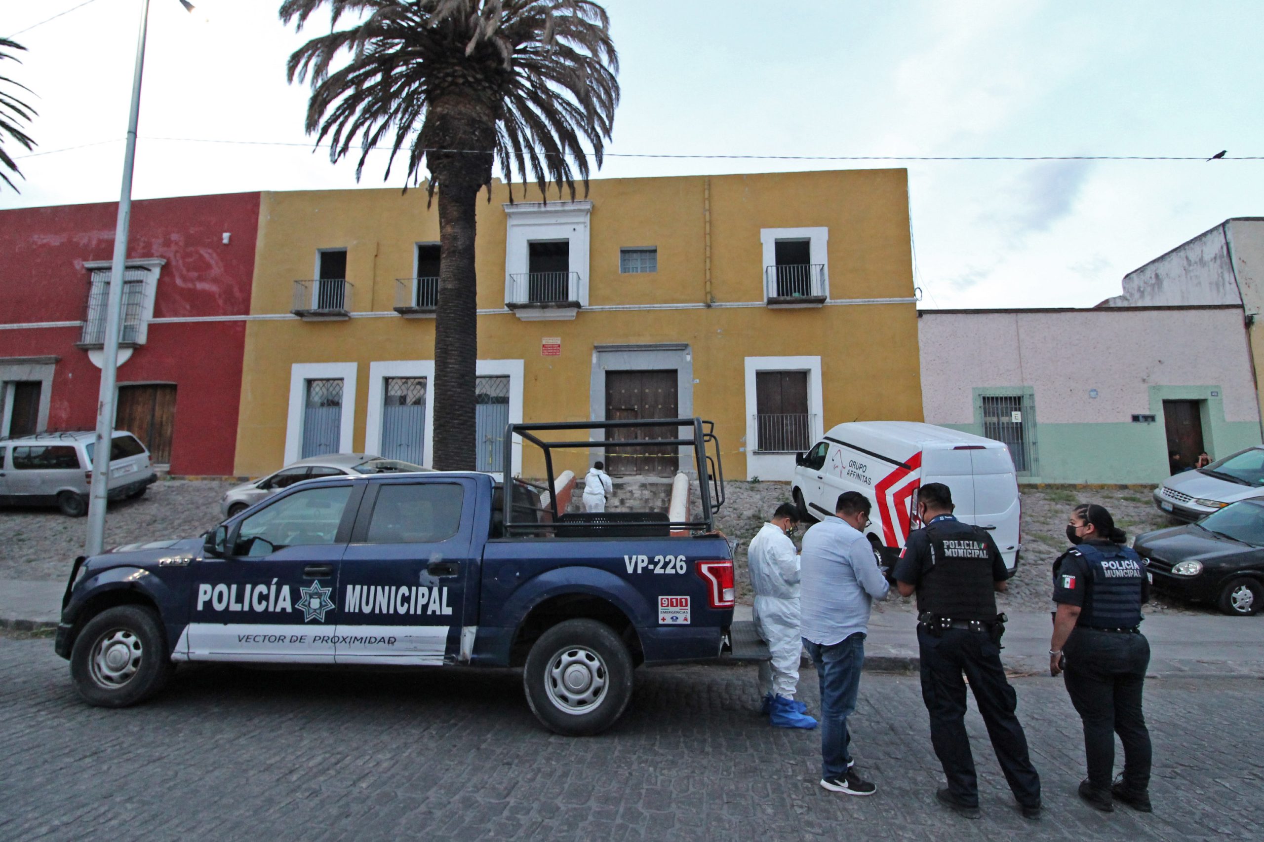 Cerca de Casa Aguayo mueren 2 albañiles al caerles barda