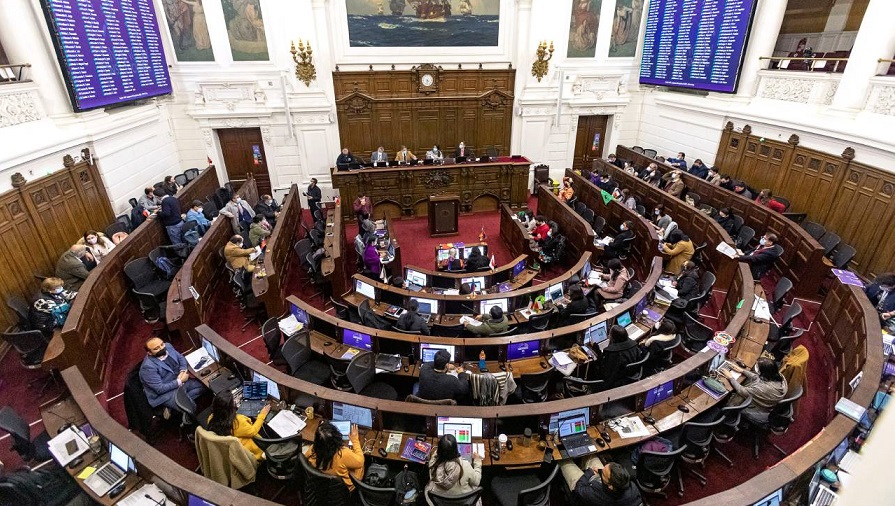 Comisión aprobó quórum de 4/7 para reformas constitucionales