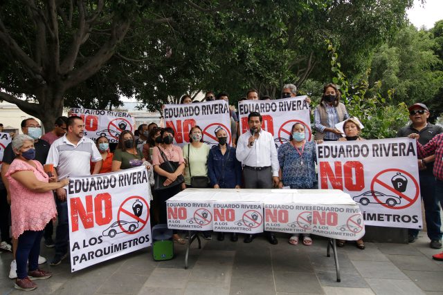 Aumentan protestas contra parquímetros en El Carmen y policía municipal los amenaza